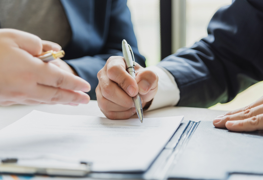 Marsh McLennan CEO Calls Out Competitors on Talent Poaching